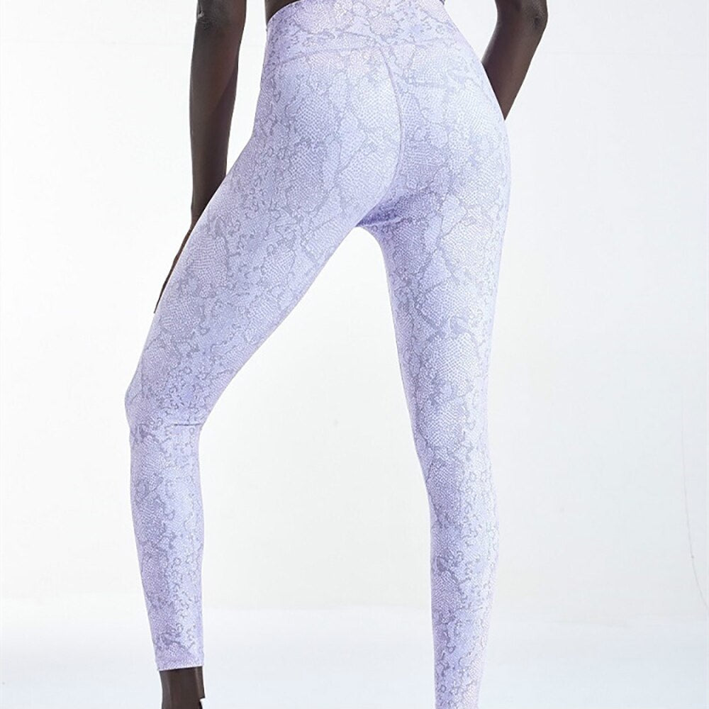 Conjunto deportivo de yoga con estampado serpentino