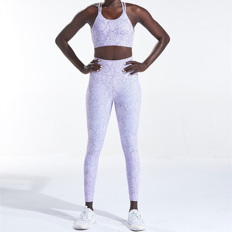 Conjunto deportivo de yoga con estampado serpentino