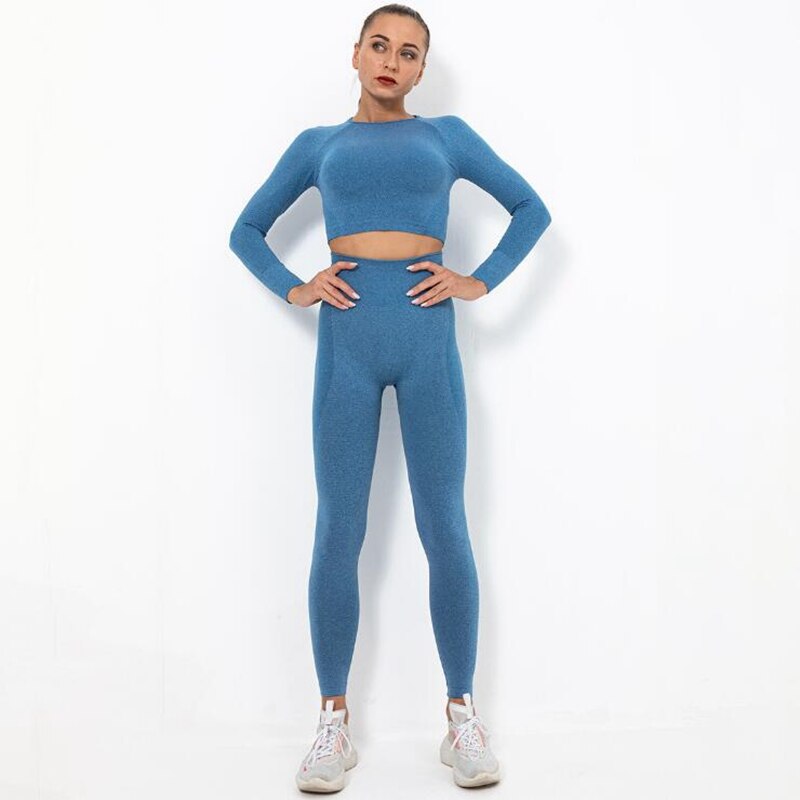 Conjunto de yoga sin costuras con top de manga larga