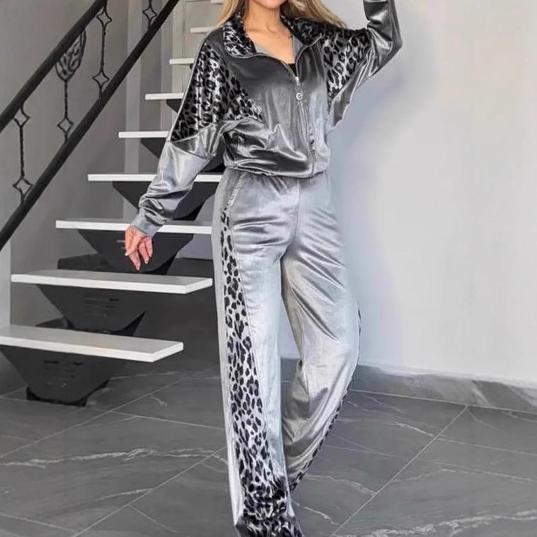 Conjunto deportivo de terciopelo con estampado de leopardo