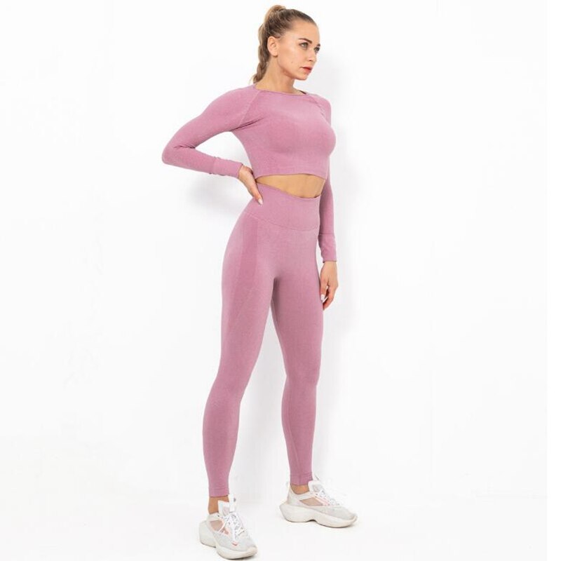 Conjunto de yoga sin costuras con top de manga larga