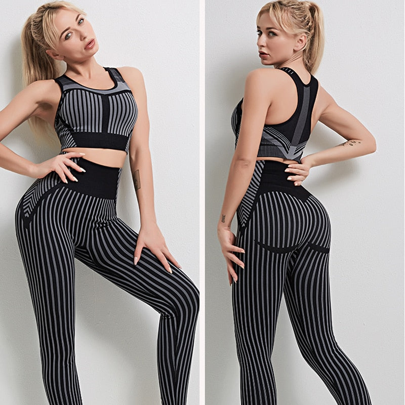 Conjunto de yoga sin costuras con rayas para mujer, ropa deportiva de fitness, conjunto de gimnasio, top, sujetador, leggings y pantalones de entrenamiento.