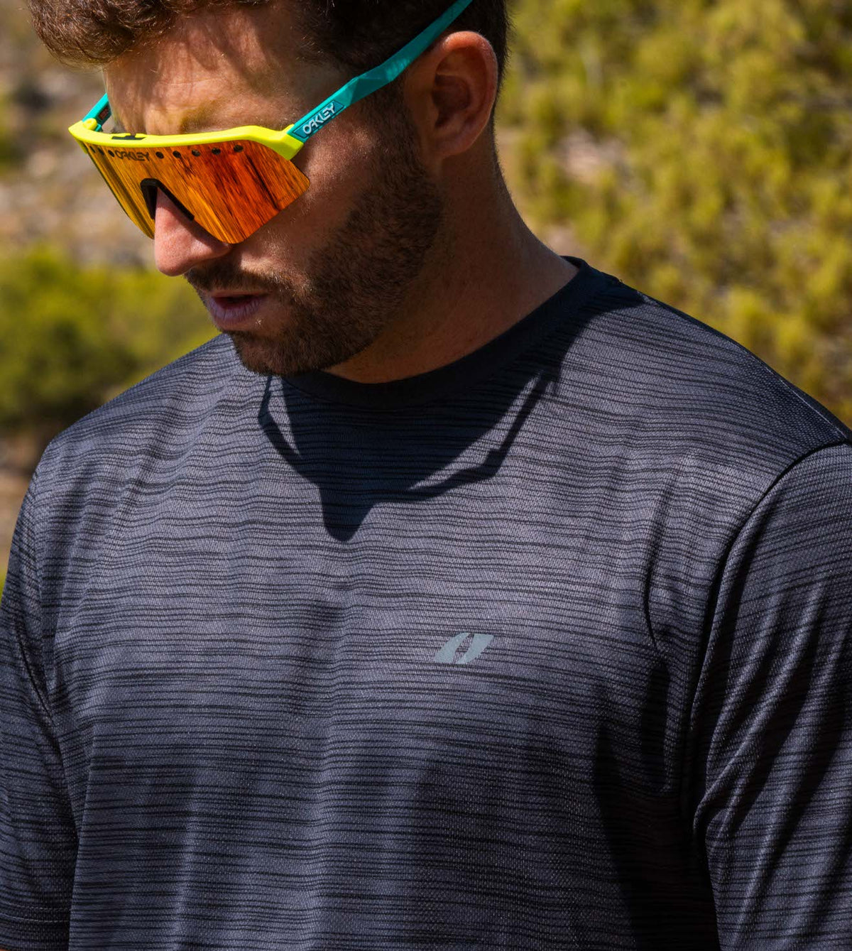 Camiseta Endurance Negra