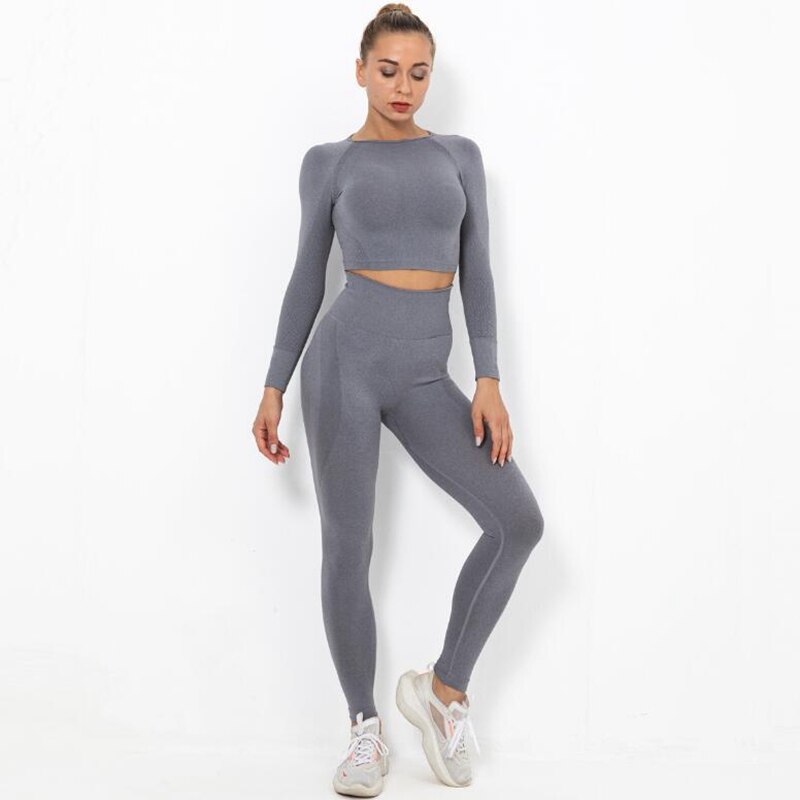 Conjunto de yoga sin costuras con top de manga larga