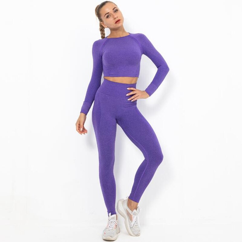 Conjunto de yoga sin costuras con top de manga larga