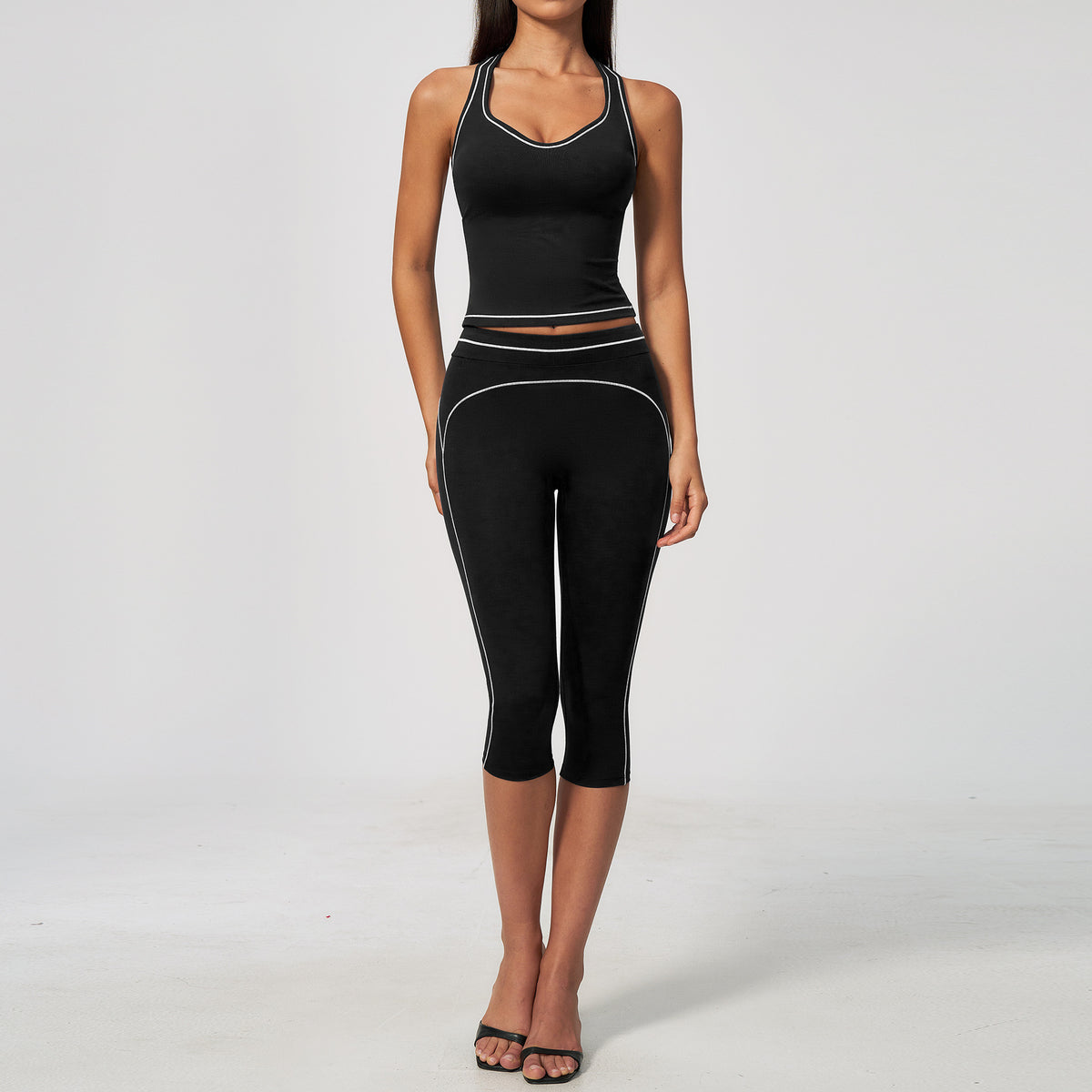 Conjunto de yoga cepillado para mujer, top sin tirantes con cuello en V y leggings de tiro alto con control de abdomen, corte 7/8