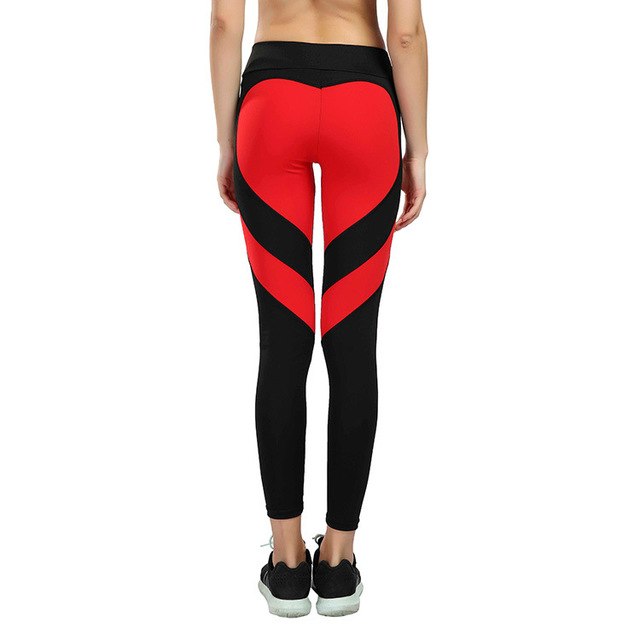 Leggings de yoga con detalle de corazón en la parte trasera