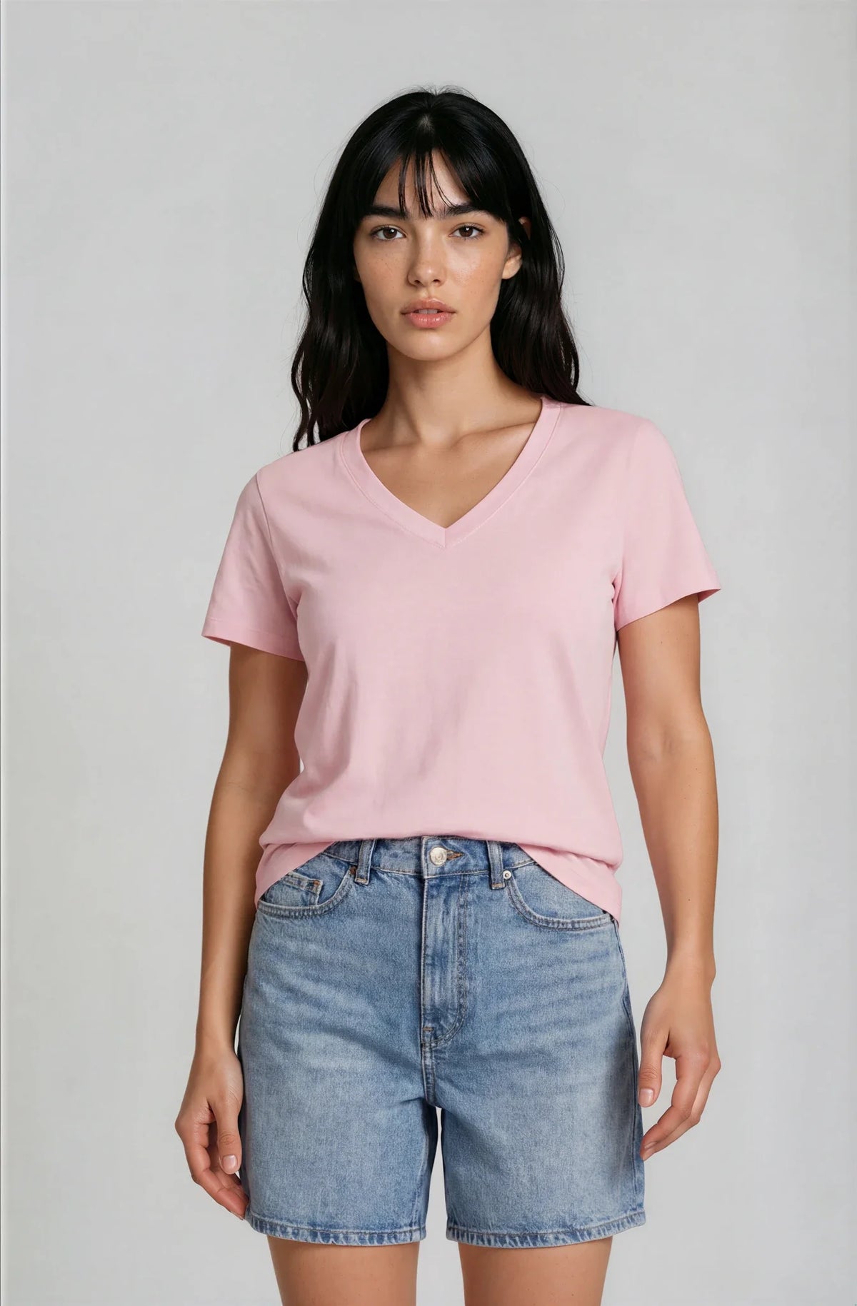 Camiseta básica premium de algodón orgánico – Cuello de pico mujer