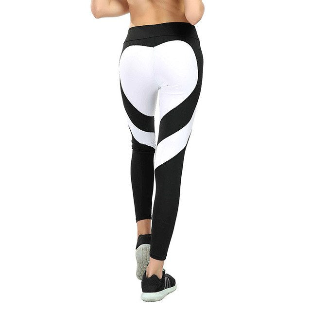 Leggings de yoga con detalle de corazón en la parte trasera