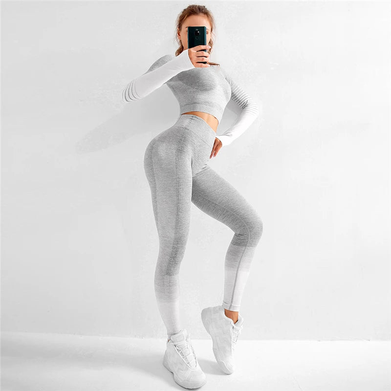 Conjunto de yoga para mujer con leggings y top de manga larga