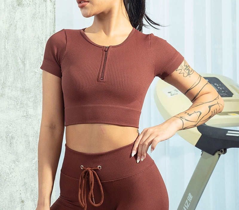 Crop Top Yoga Seamless con Cremallera para Mujer – Manga Corta, Transpirable y Secado Rápido