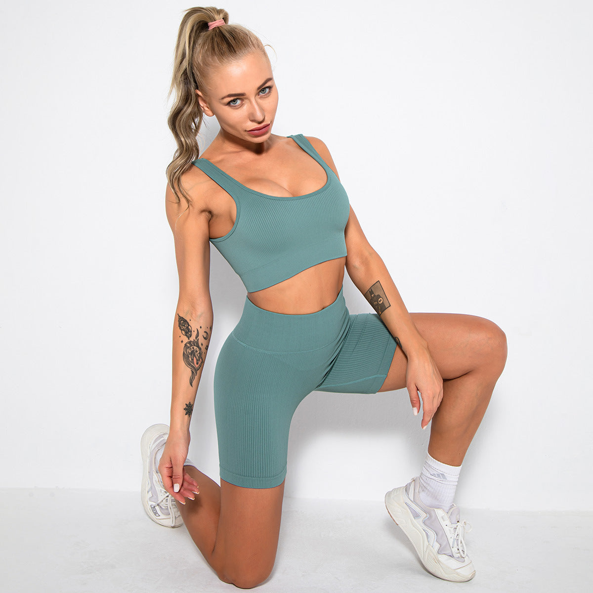 Conjunto Yoga 2 Piezas para Mujer – Sujetador Deportivo + Shorts Seamless, Transpirable