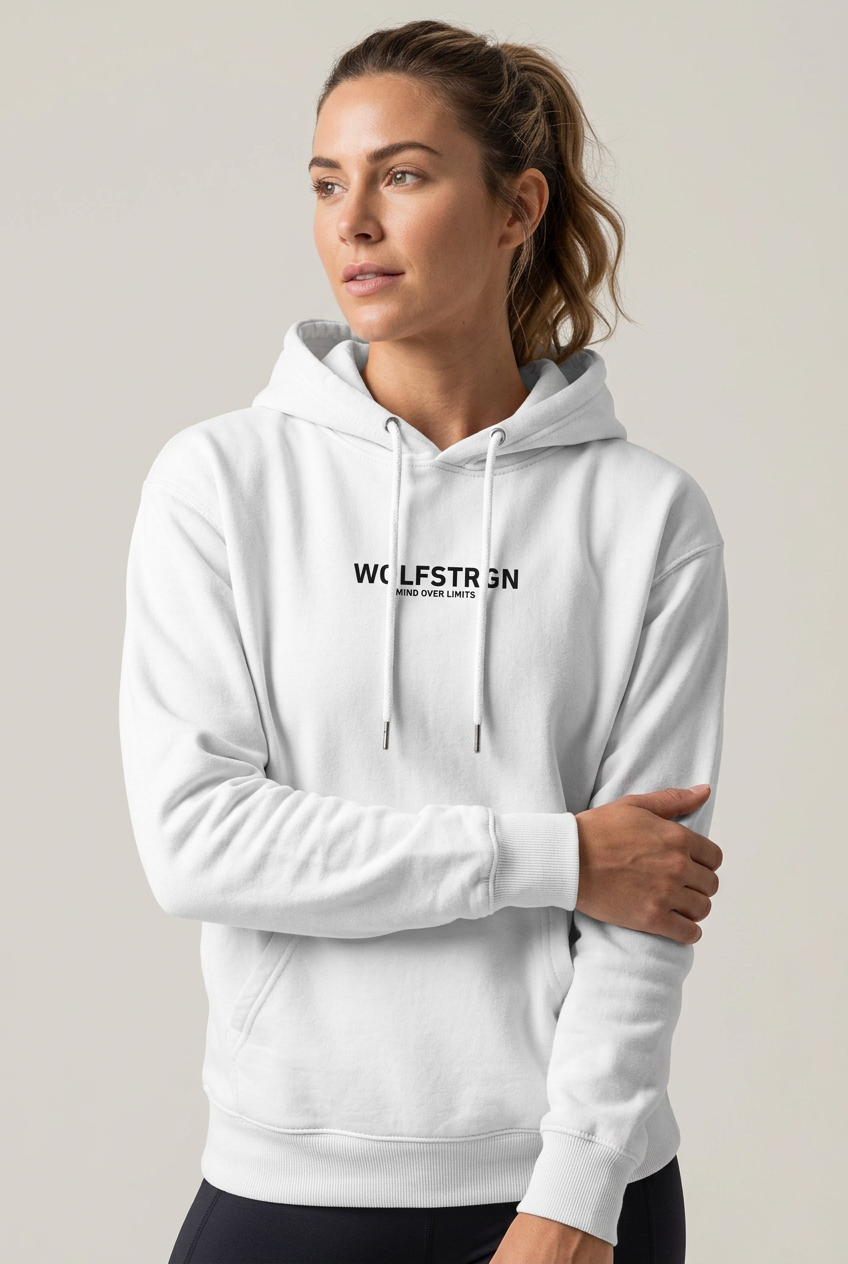 Sudadera WOLFSTRGN con modelo femenino